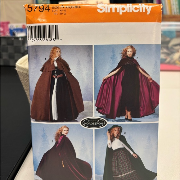 Sewing Pattern Simplicity 5794 Cape, Capelet and Hood - Picture 1 of 2
